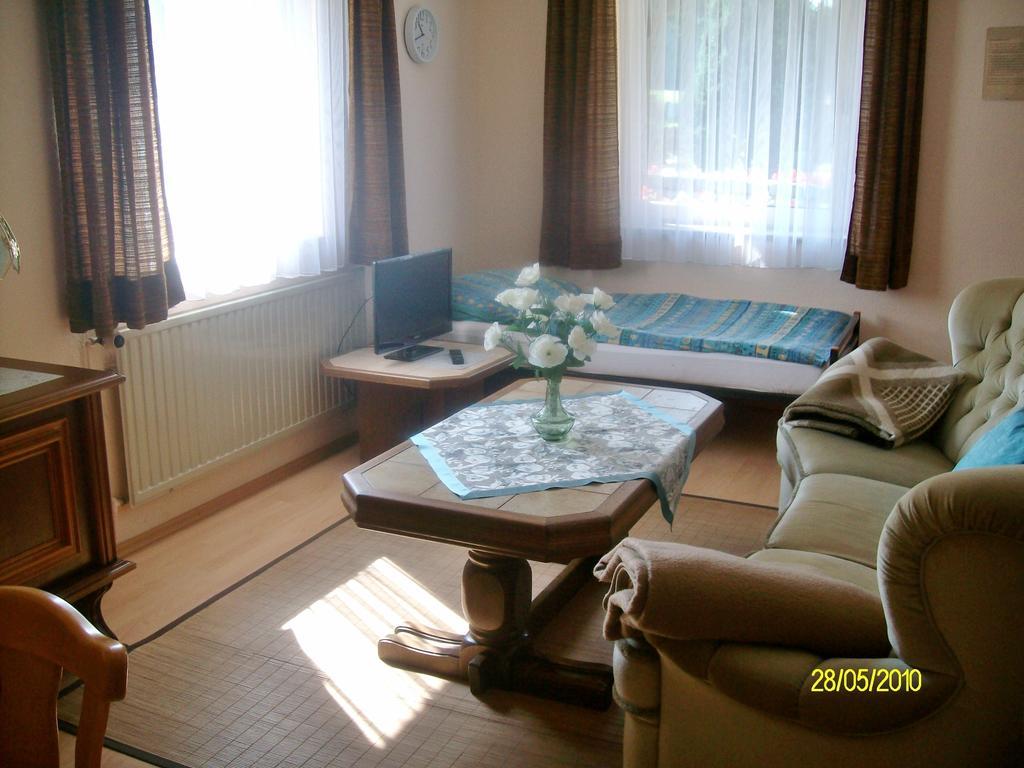 Ferien Und Gaestehaus Harms Neuenkirchen  Room photo